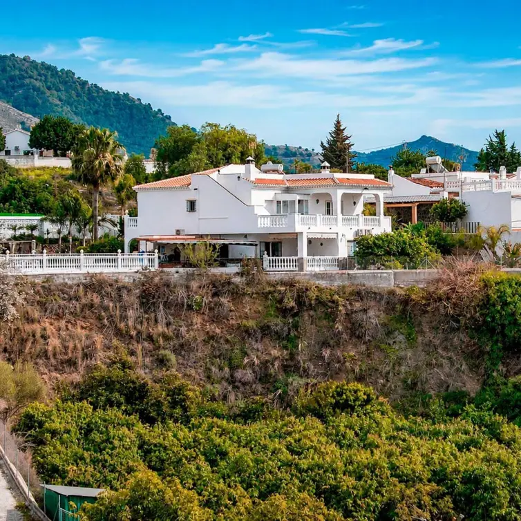 Venta de villa independiente en Nerja