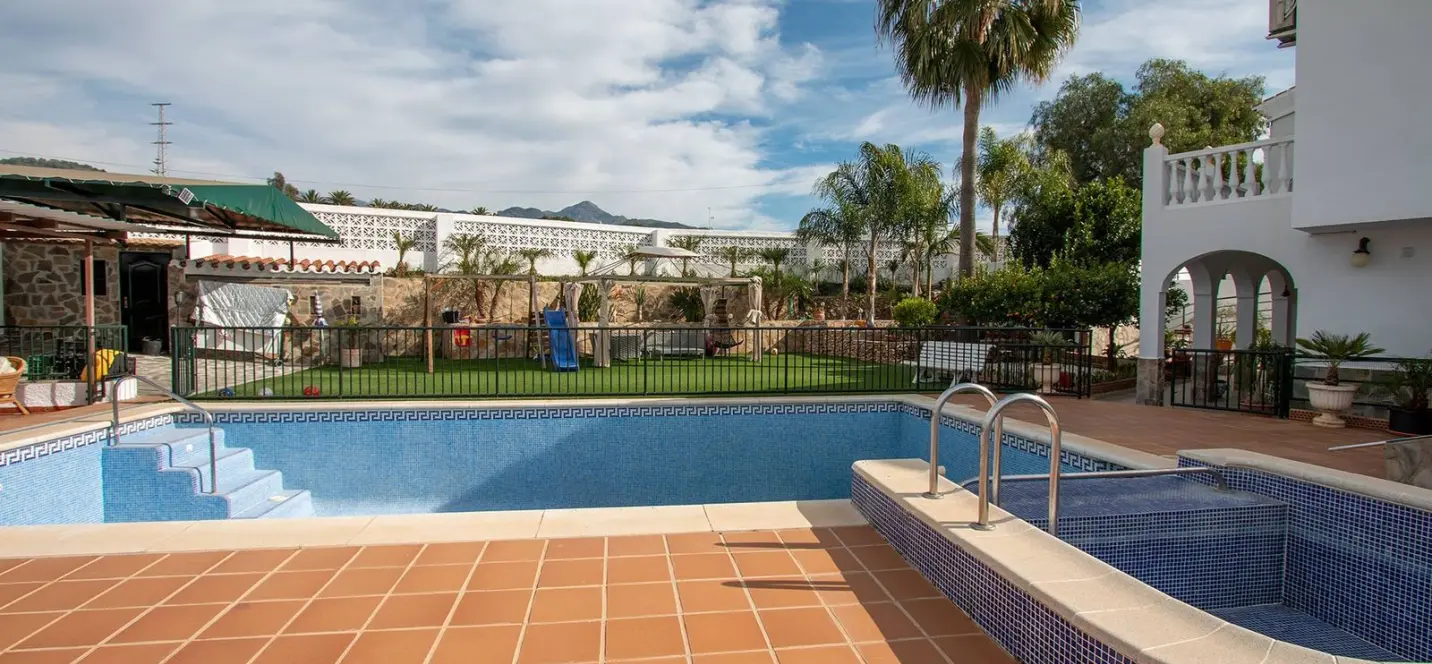 Venta de villa independiente en Nerja 3
