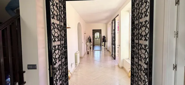 Venta de villa independiente en Bel Air 2