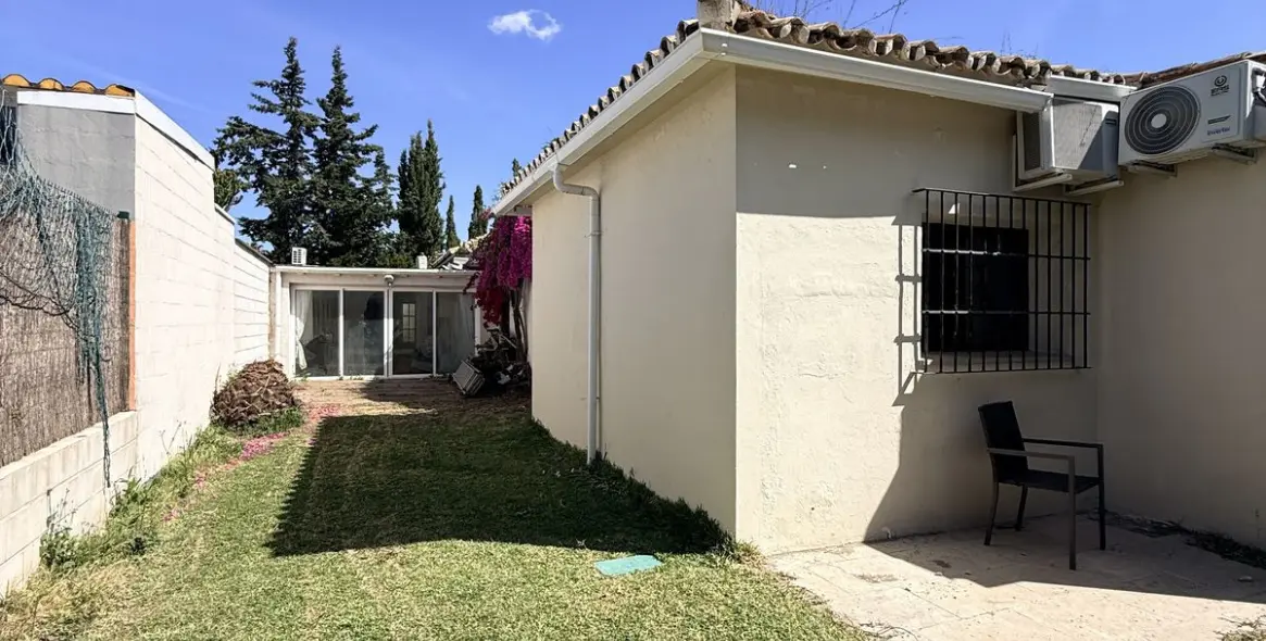 Продажа  отдельно стоящей виллы в Bel Air 37
