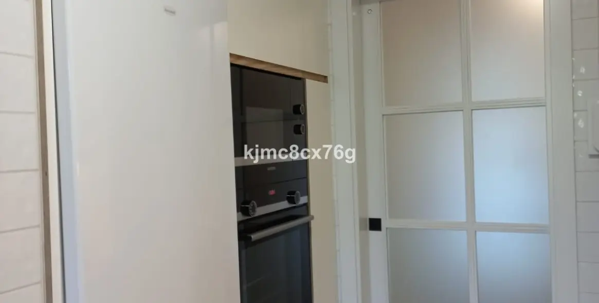 Sale of middle floor apartment in Calahonda 10