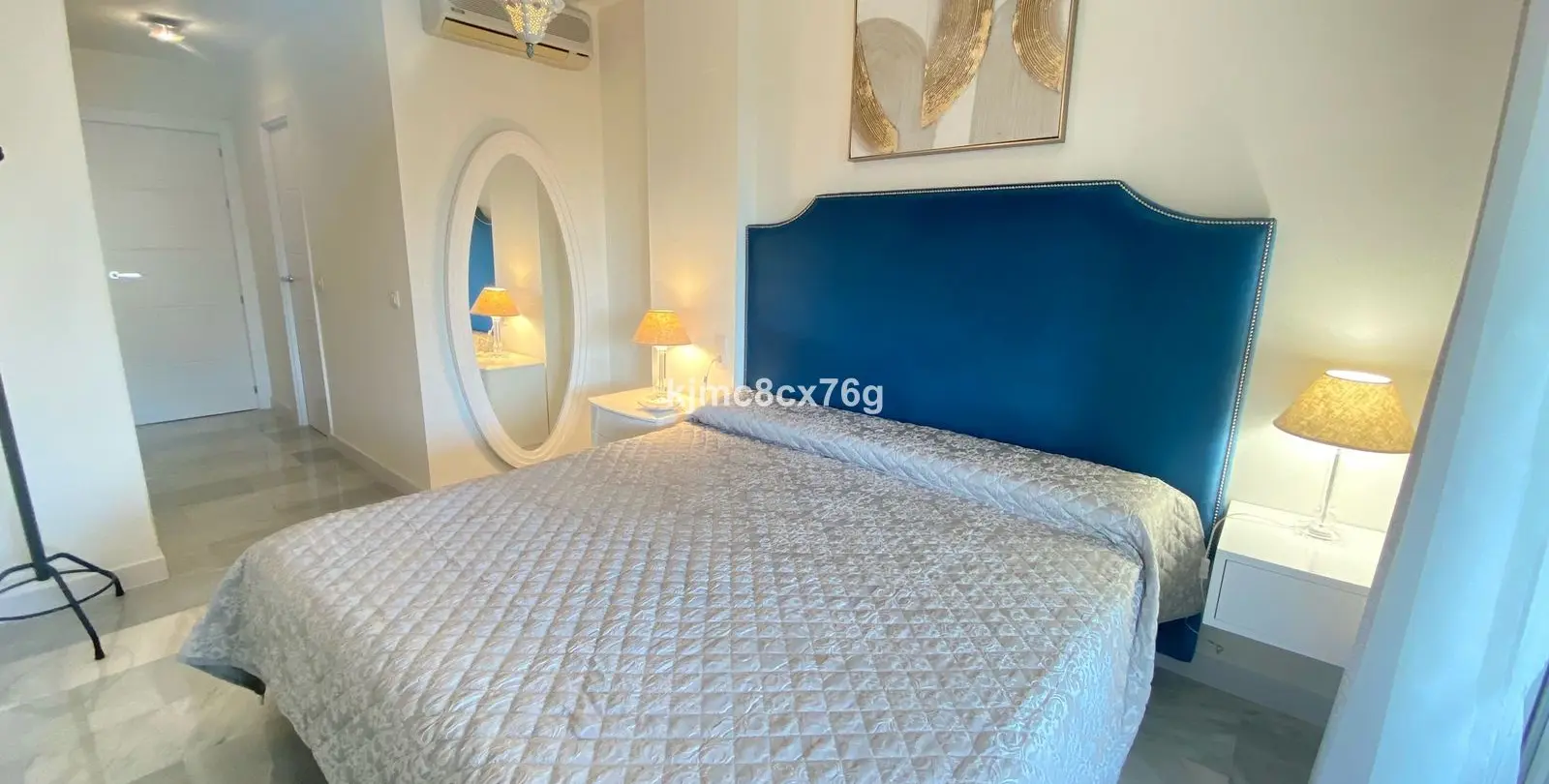 Venta de apartamento en planta media en Calahonda 12