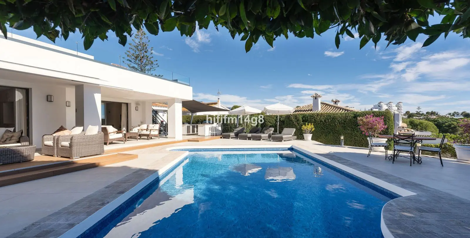Продажа  отдельно стоящей виллы в Nueva Andalucía 27