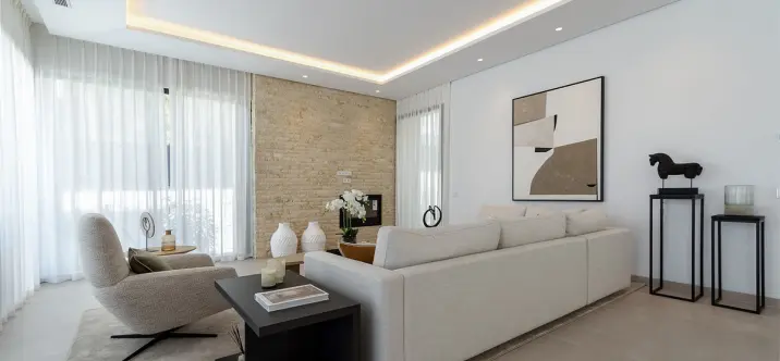 Long-term rent of detached villa in The Golden Mile 2