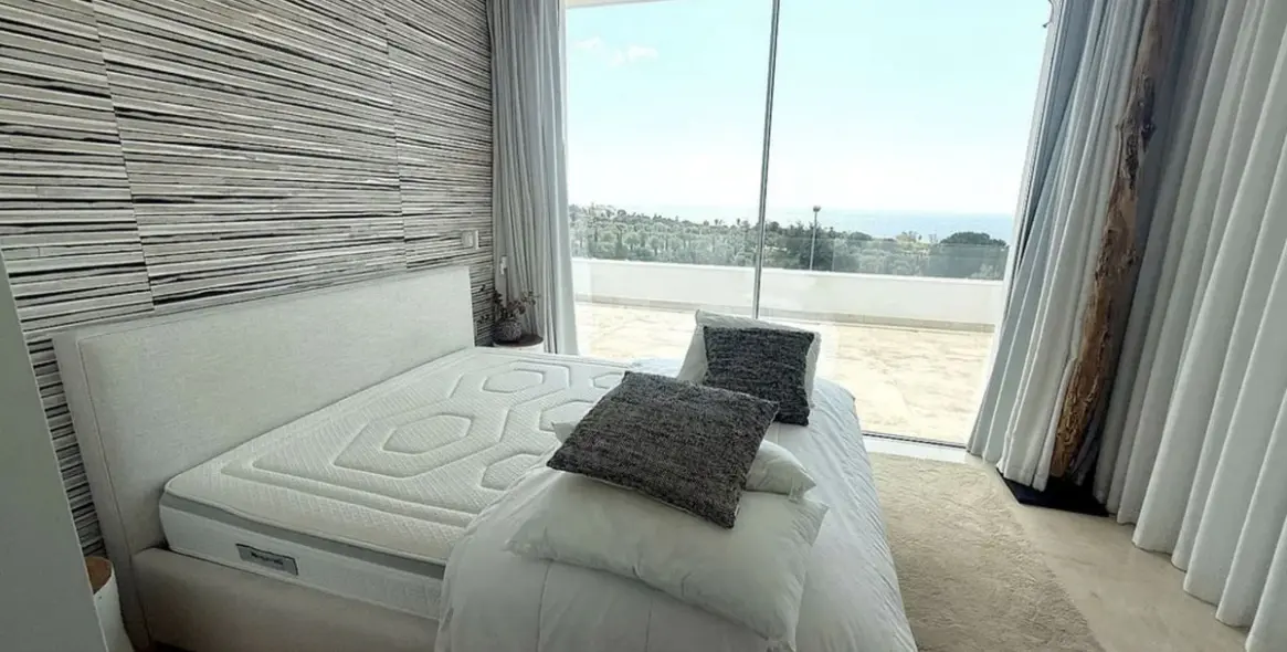 Long-term rent of detached villa in Río Real 7