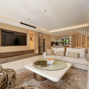 Long-term rent of semi-detached house in The Golden Mile