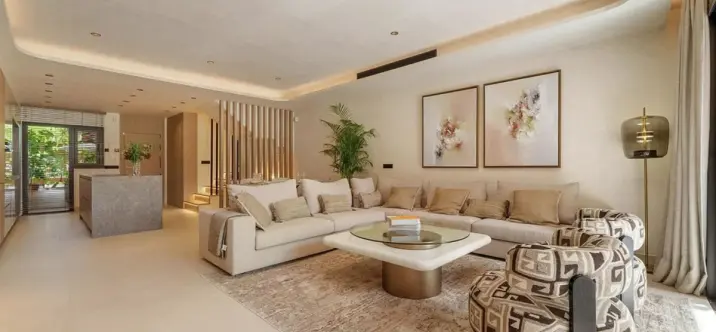 Long-term rent of semi-detached house in The Golden Mile 1