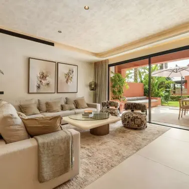 Long-term rent of semi-detached house in The Golden Mile