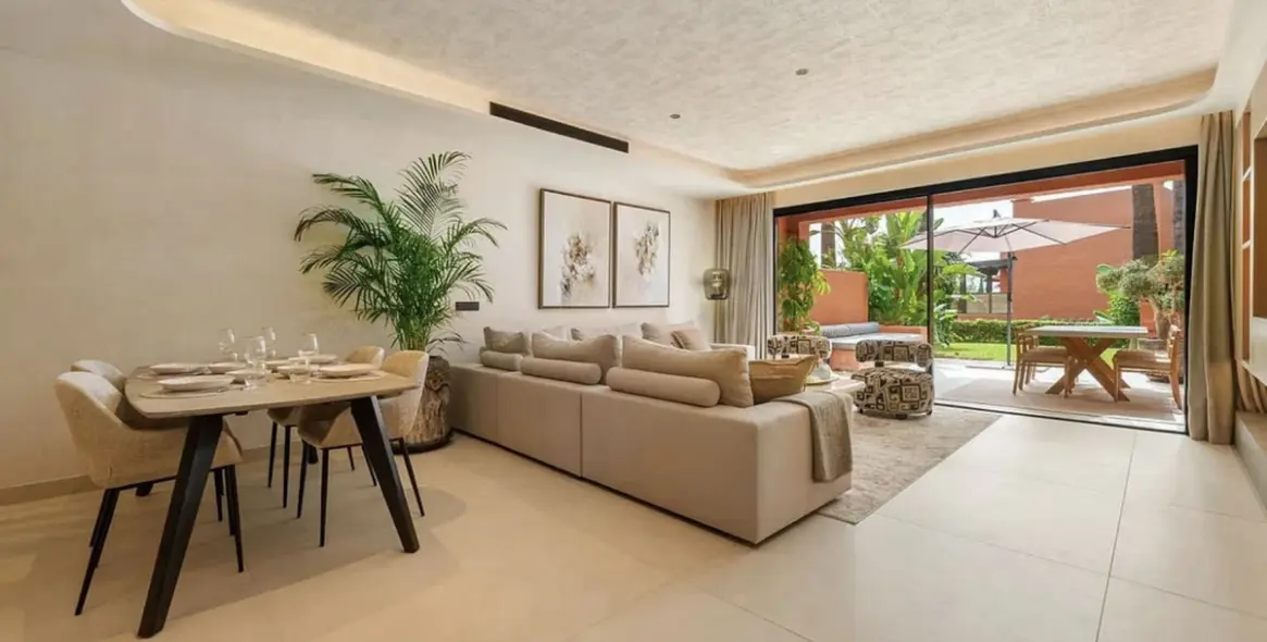 Long-term rent of semi-detached house in The Golden Mile 4