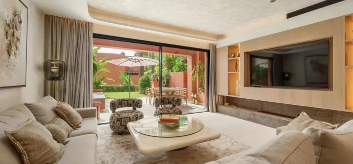 Long-term rent of semi-detached house in The Golden Mile 4