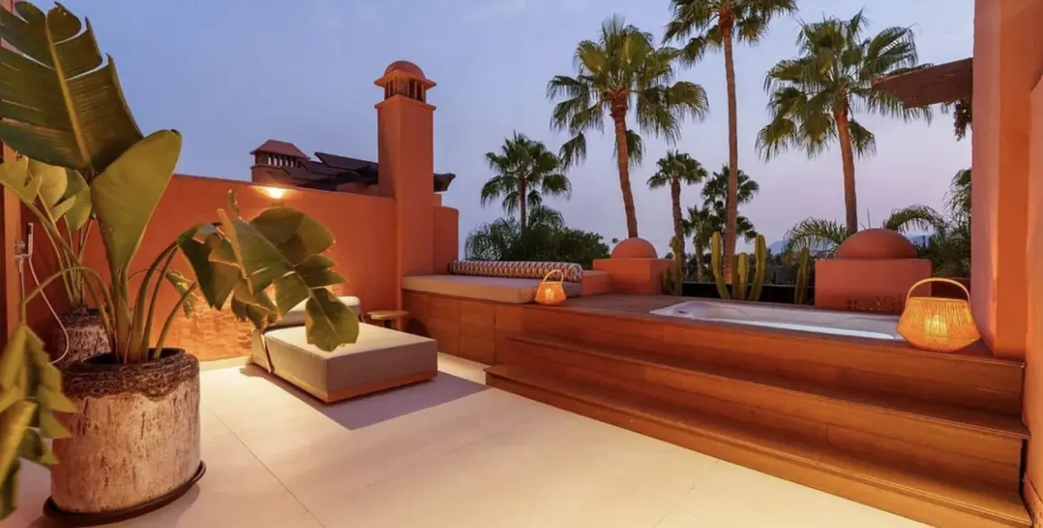 Long-term rent of semi-detached house in The Golden Mile 17