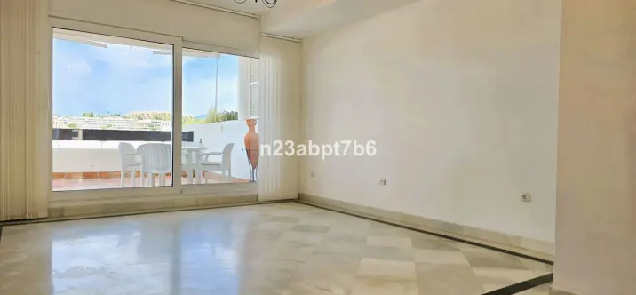 Sale of middle floor apartment in Nueva Andalucía 1