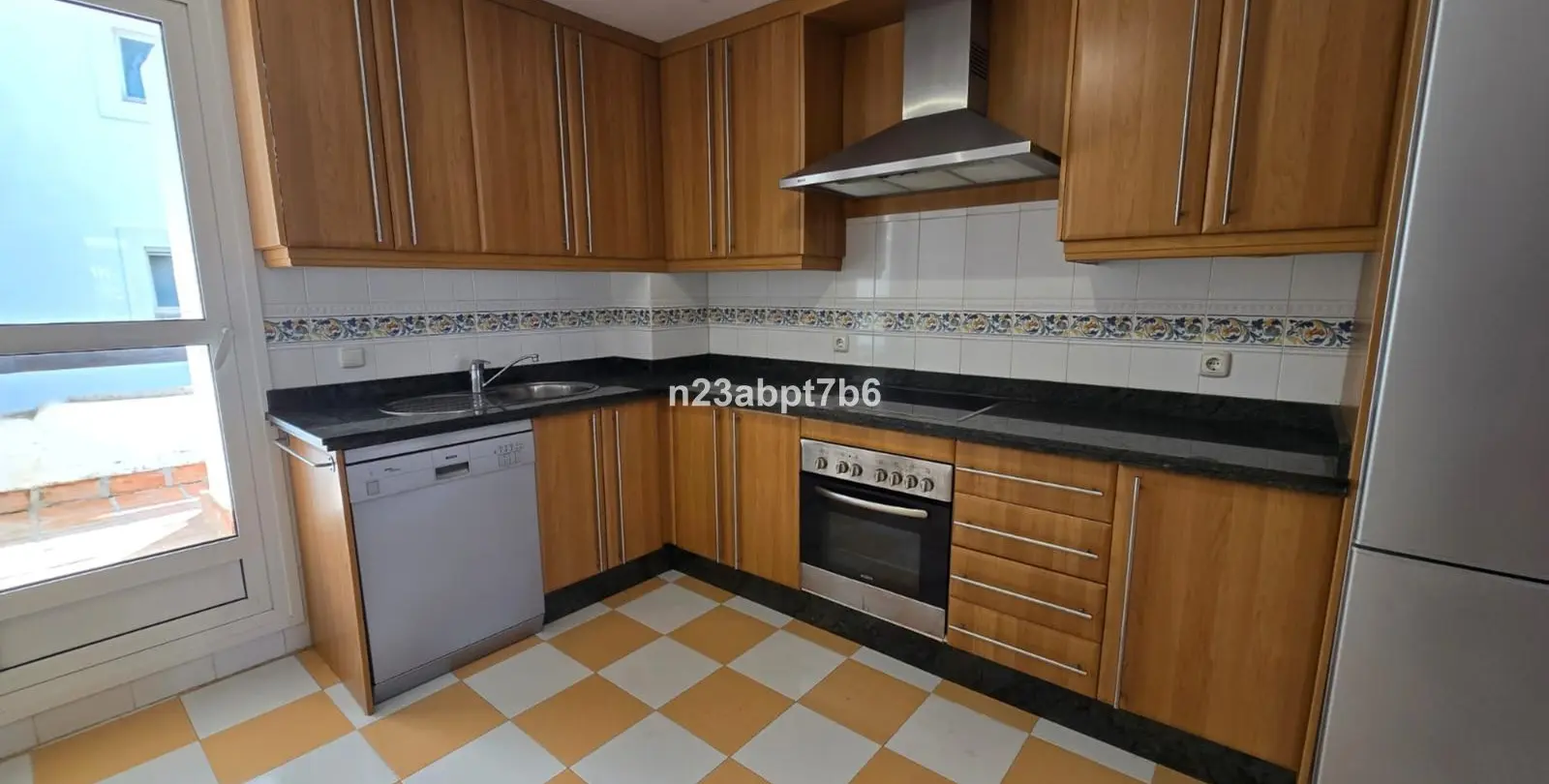 Sale of middle floor apartment in Nueva Andalucía 4