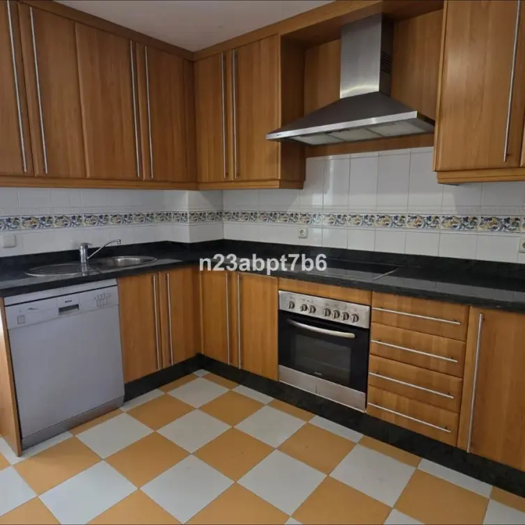 Venta de apartamento en planta media en Nueva Andalucía