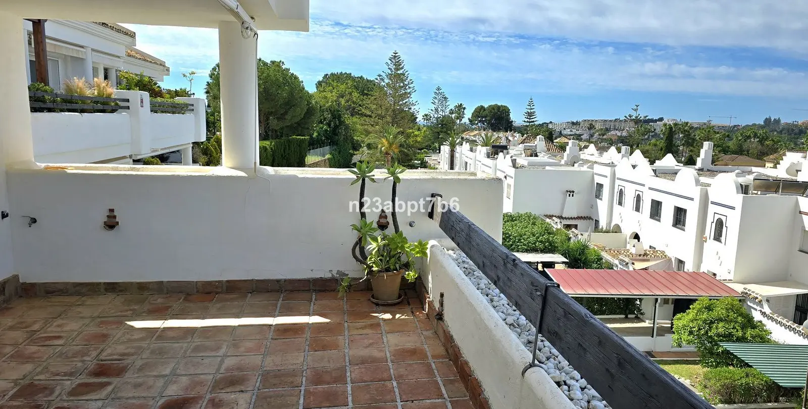 Sale of middle floor apartment in Nueva Andalucía 6