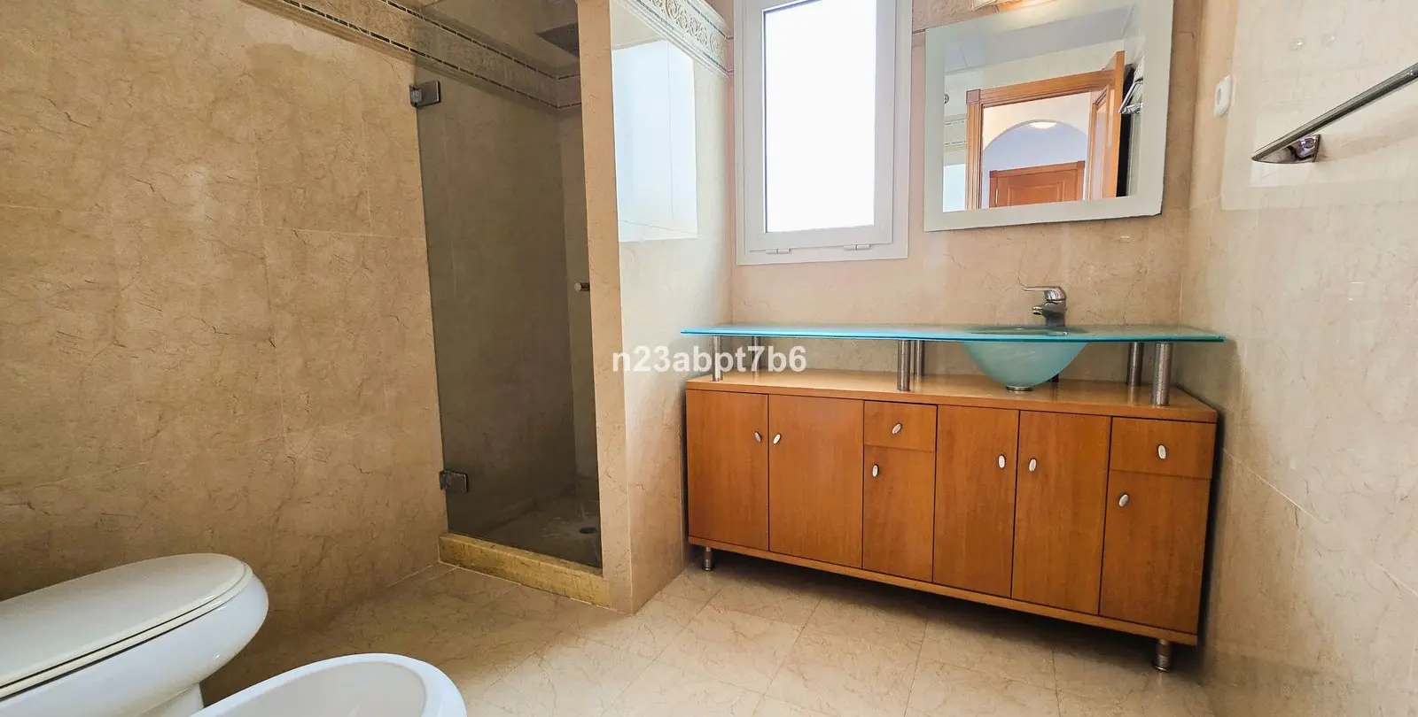 Sale of middle floor apartment in Nueva Andalucía 11
