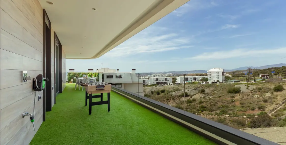 Sale of middle floor apartment in Fuengirola 4