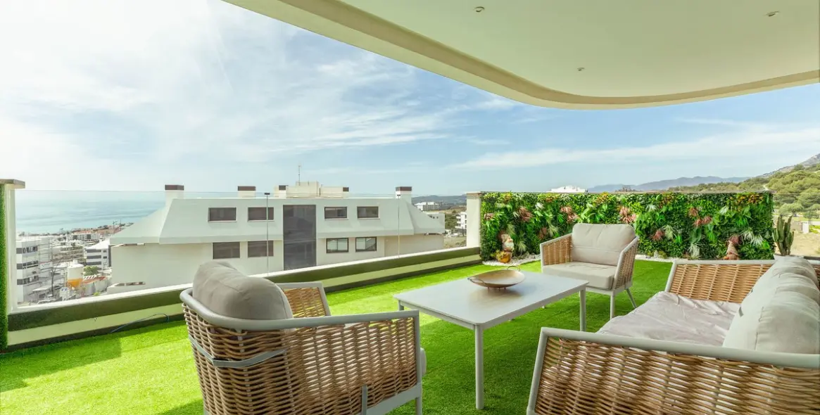 Sale of middle floor apartment in Fuengirola 7
