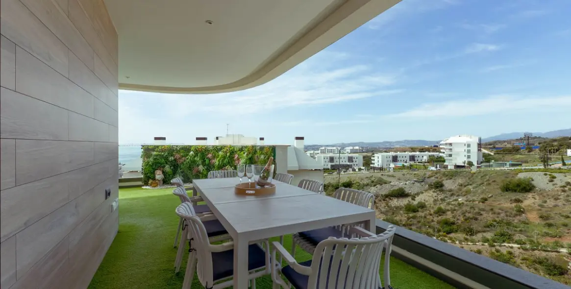 Sale of middle floor apartment in Fuengirola 8