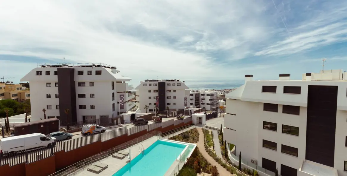 Sale of middle floor apartment in Fuengirola 9