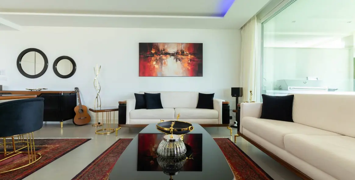 Sale of middle floor apartment in Fuengirola 11