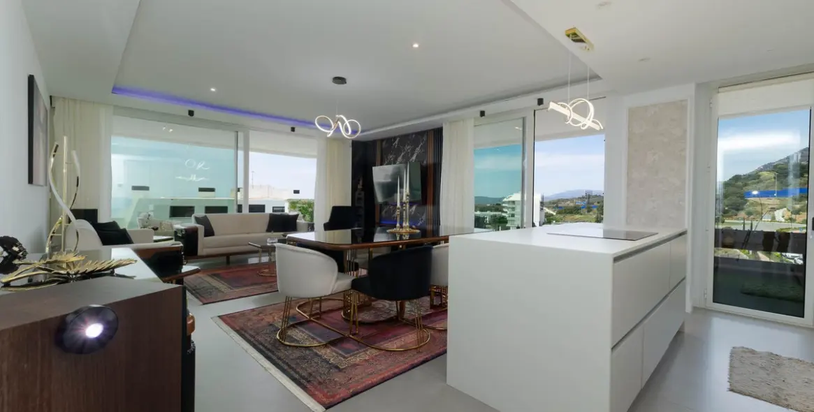 Sale of middle floor apartment in Fuengirola 15