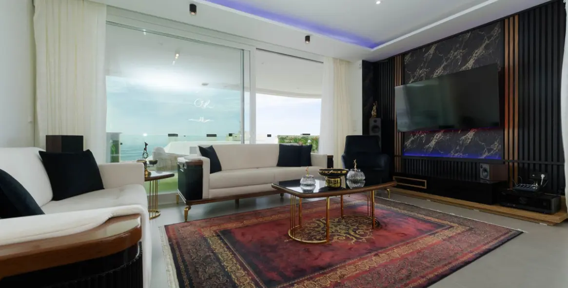 Sale of middle floor apartment in Fuengirola 16