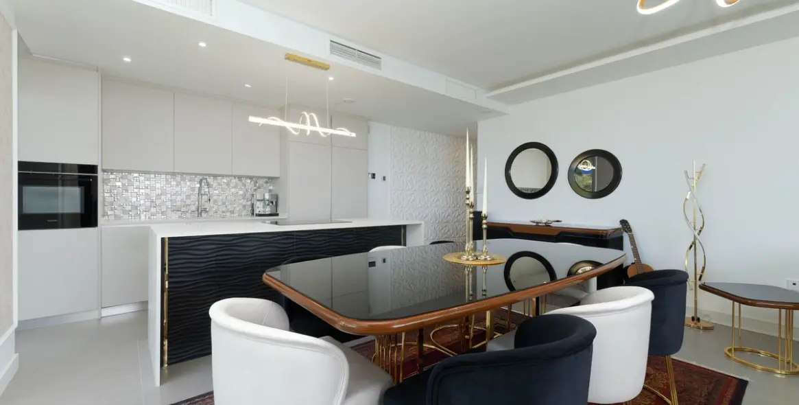 Sale of middle floor apartment in Fuengirola 19