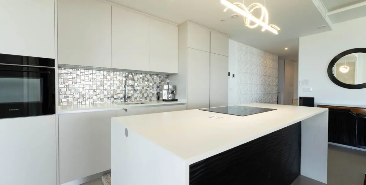 Sale of middle floor apartment in Fuengirola 21