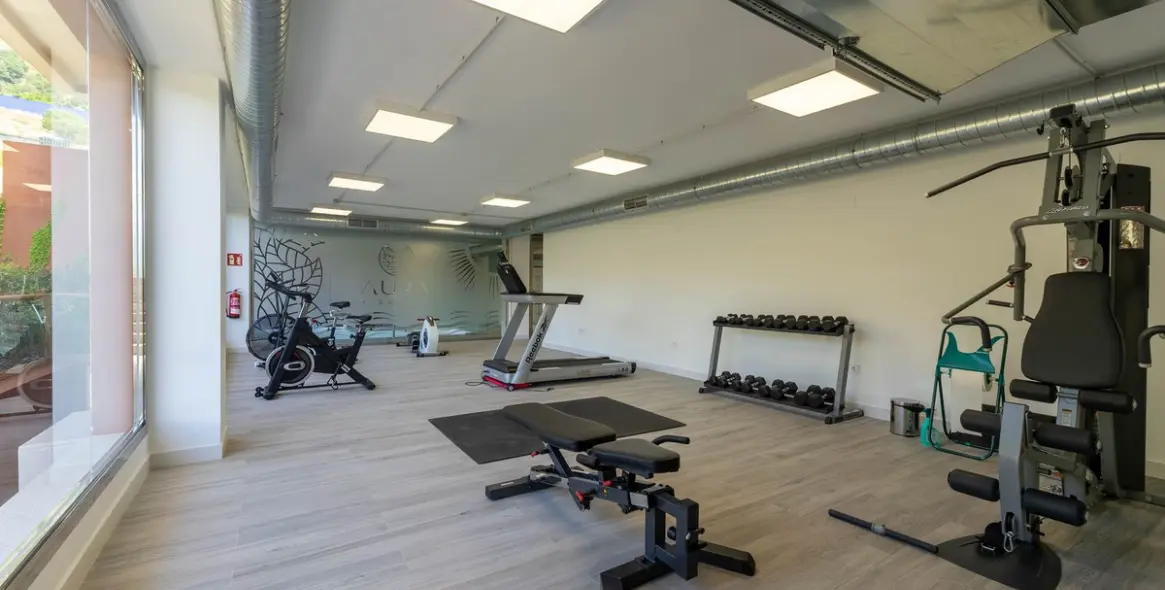 Sale of middle floor apartment in Fuengirola 42