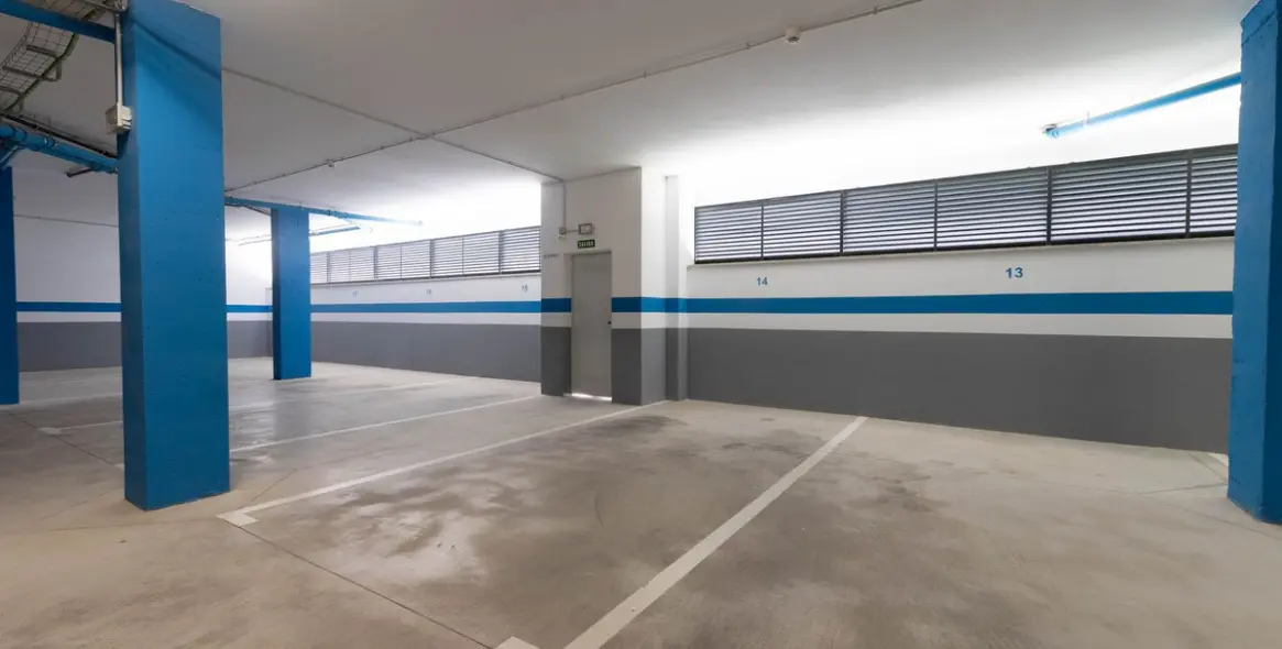 Sale of middle floor apartment in Fuengirola 51