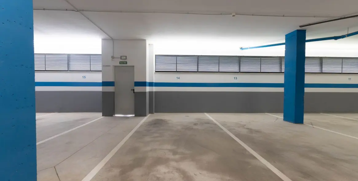 Sale of middle floor apartment in Fuengirola 53