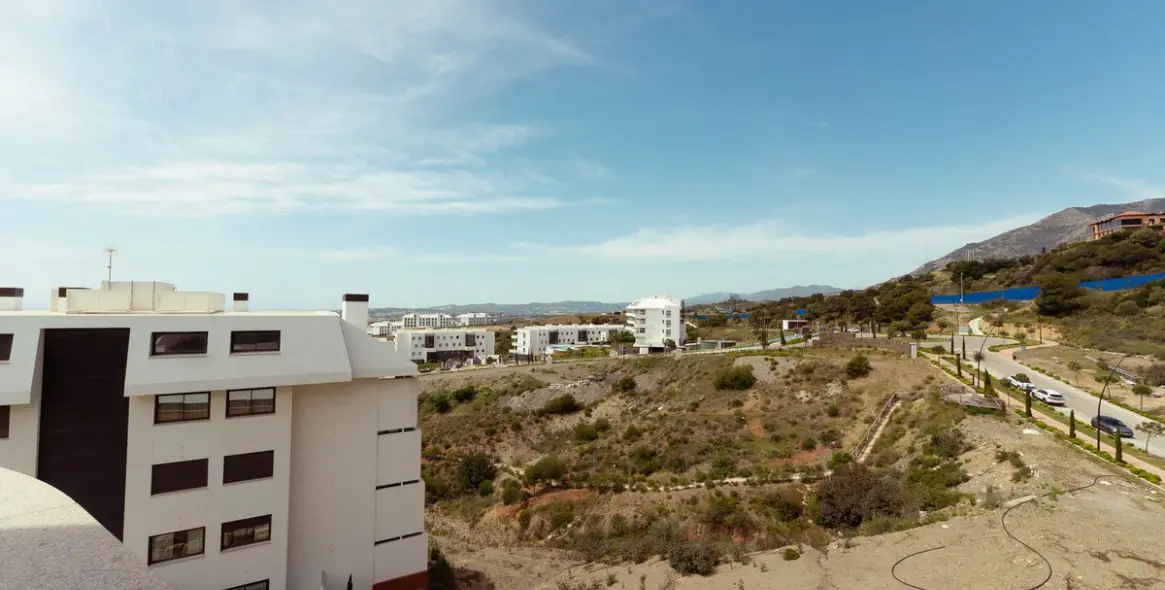 Sale of middle floor apartment in Fuengirola 55