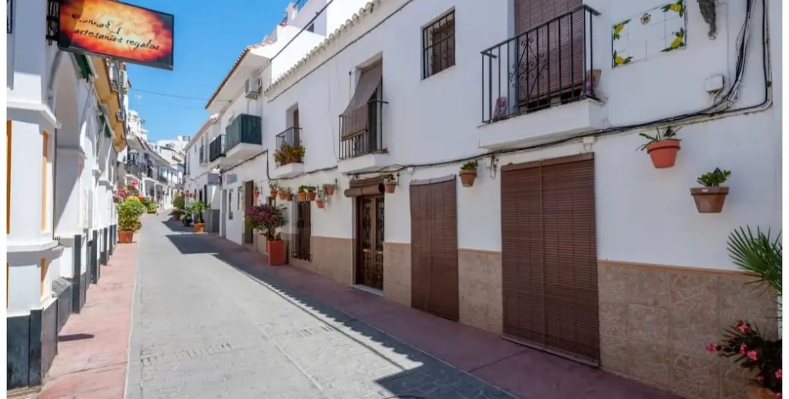 Sale of commercial premises in Estepona 2