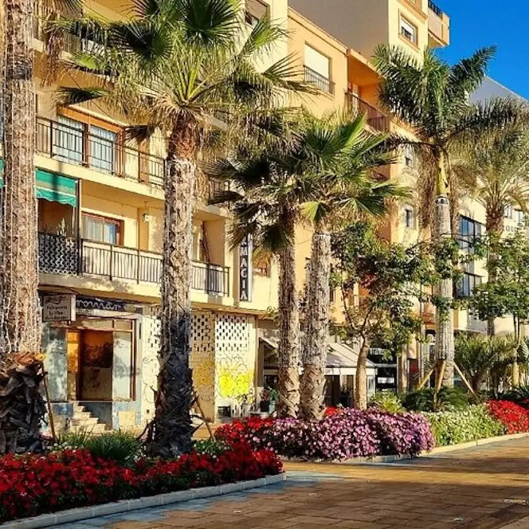 Venta de local comercial en Estepona