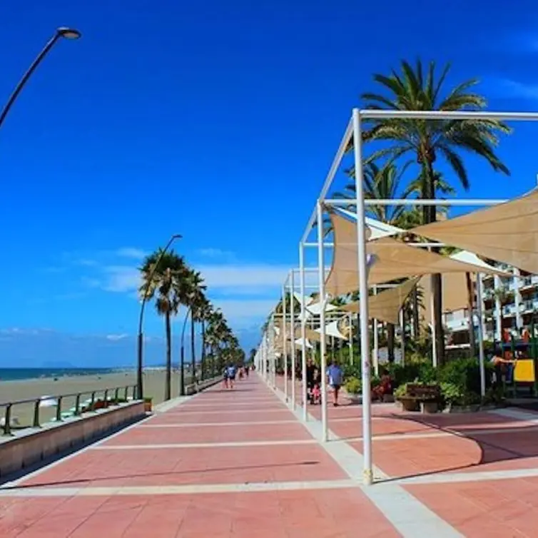Venta de local comercial en Estepona