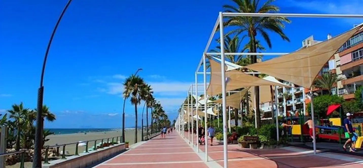 Venta de local comercial en Estepona 3