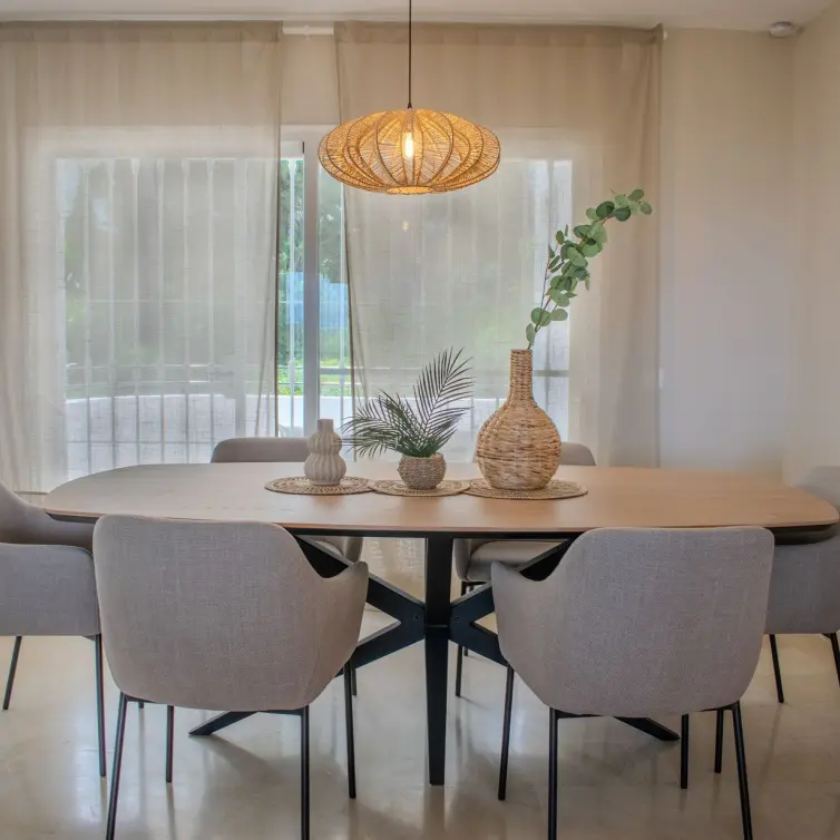 Sale of middle floor apartment in Estepona