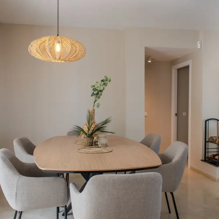 Sale of middle floor apartment in Estepona