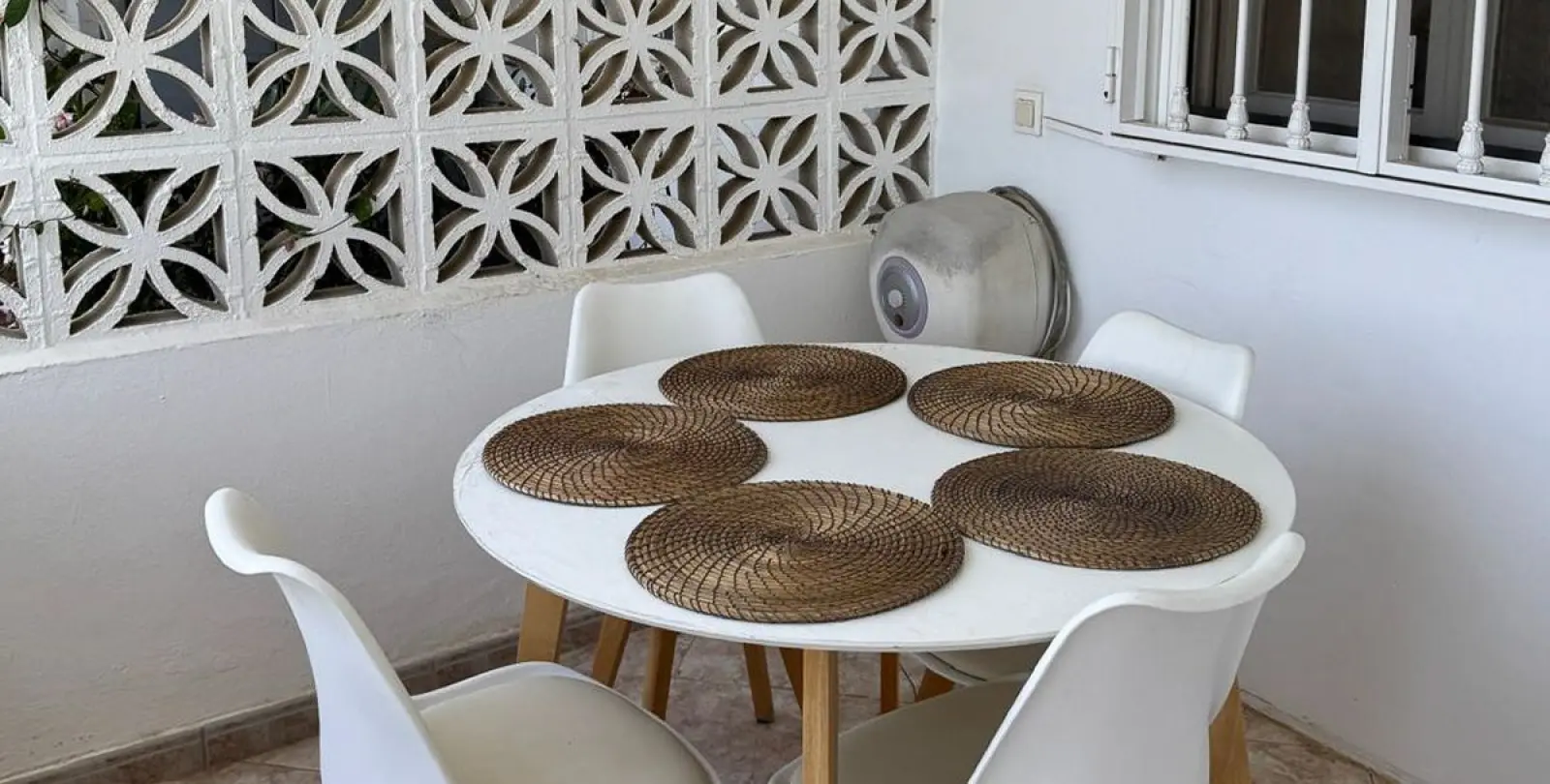 Продажа апартаментов на среднем этаже в Estepona 24