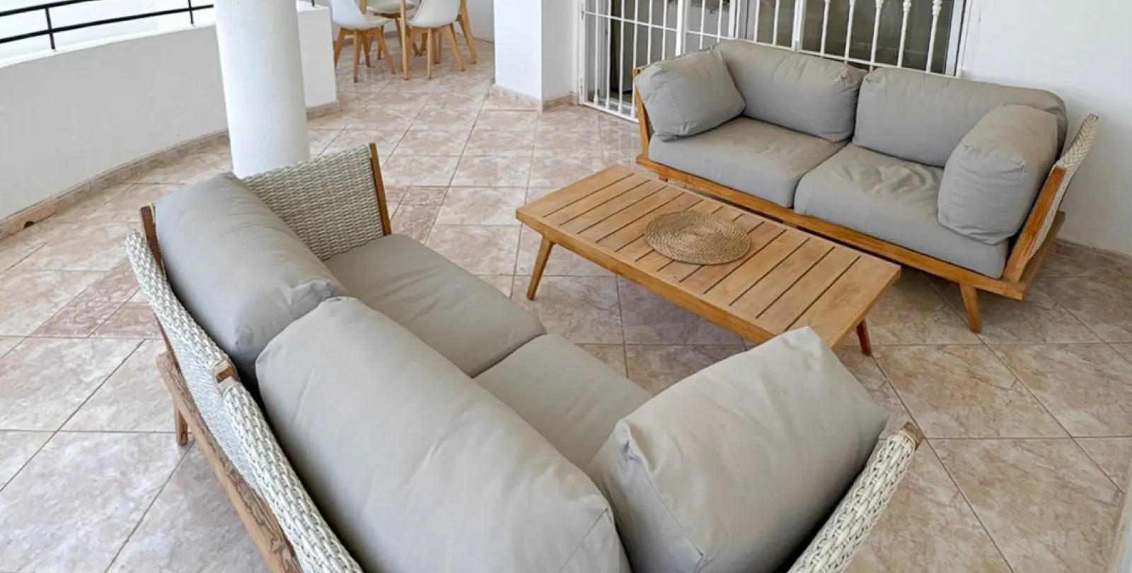 Продажа апартаментов на среднем этаже в Estepona 25