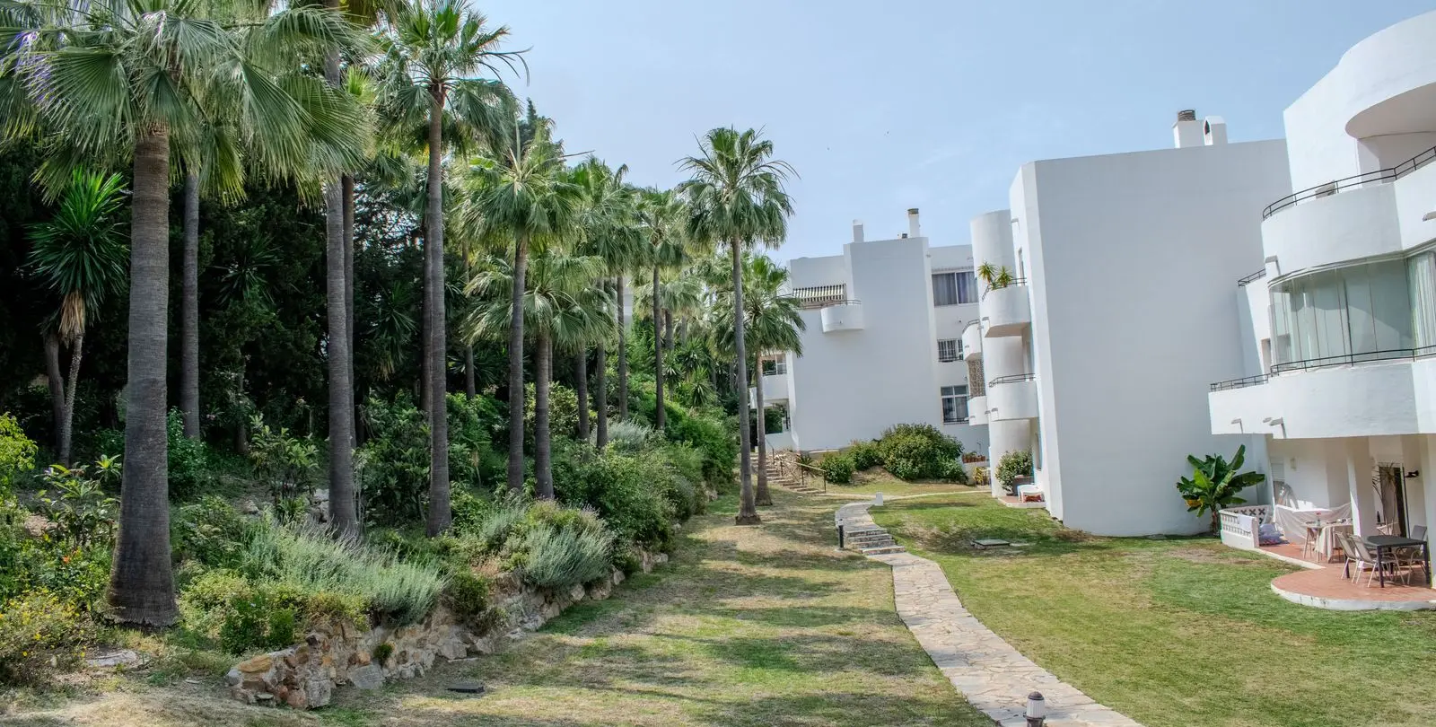 Продажа апартаментов на среднем этаже в Estepona 29