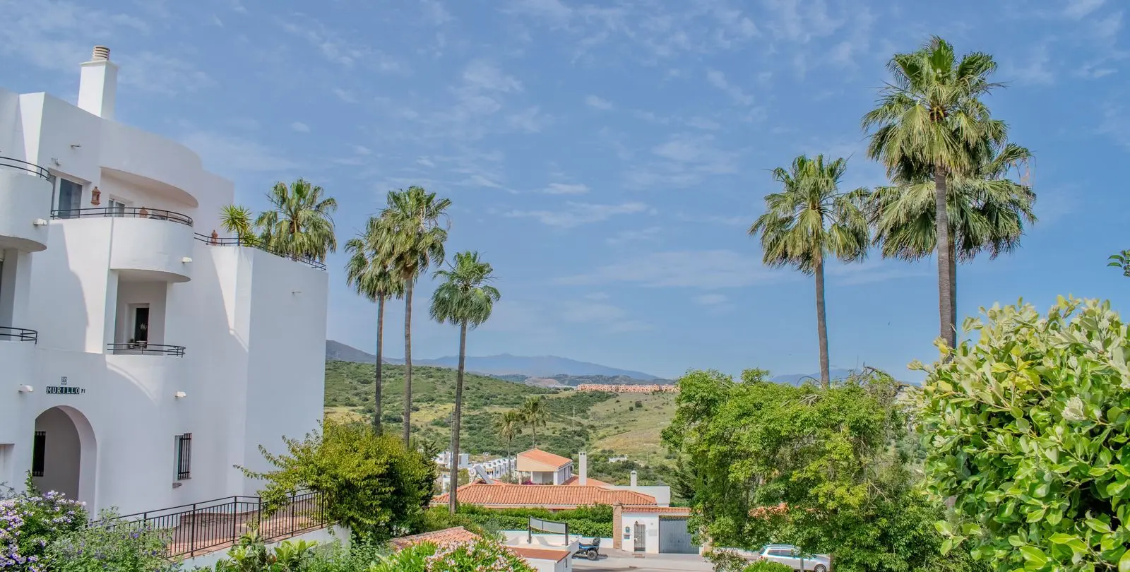 Продажа апартаментов на среднем этаже в Estepona 30