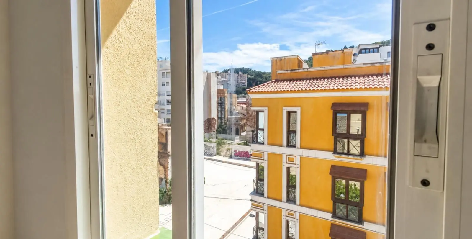 Sale of penthouse in Málaga Centro 12