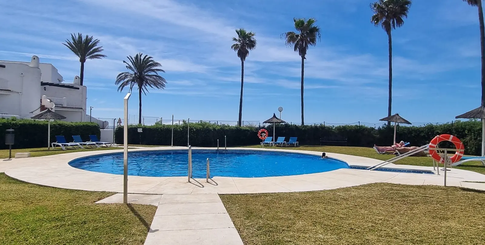Sale of studio in Calahonda 3