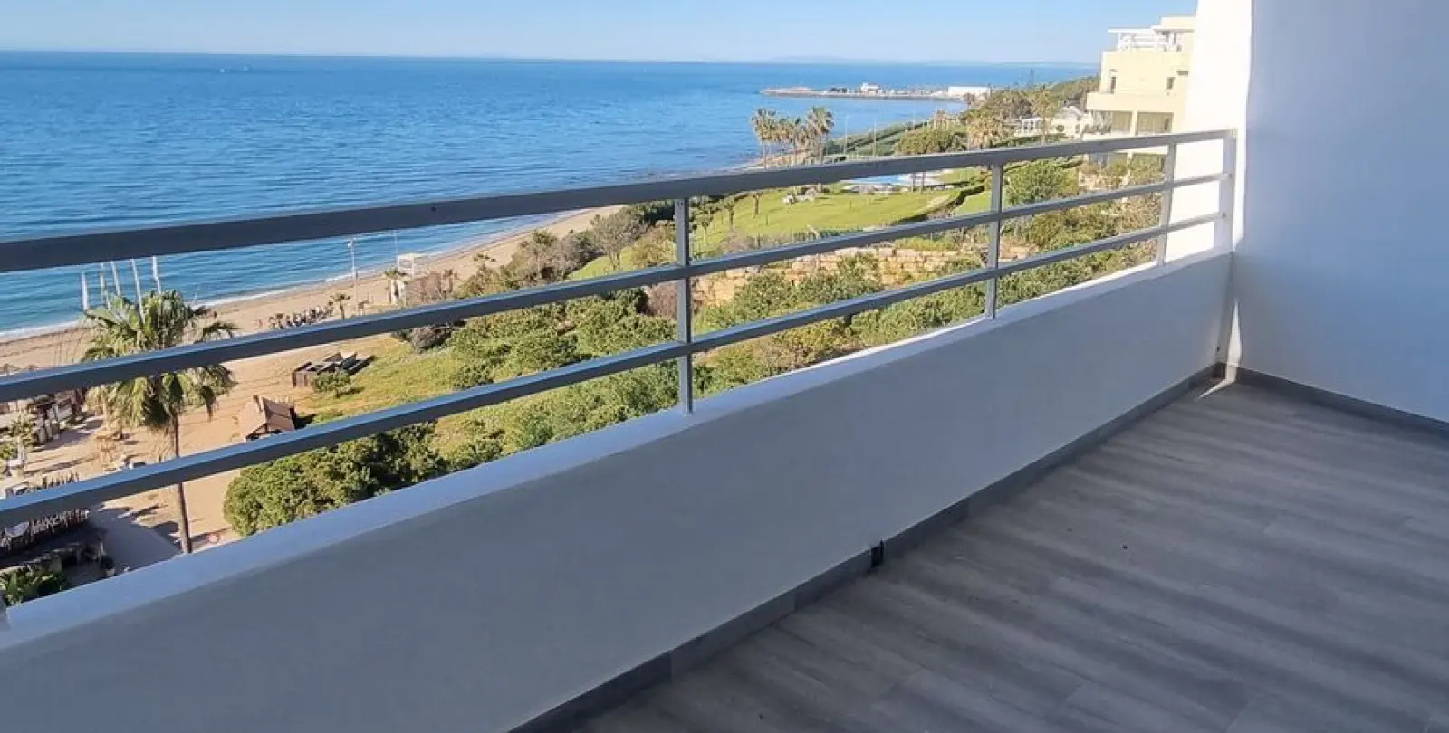 Sale of studio in Calahonda 4