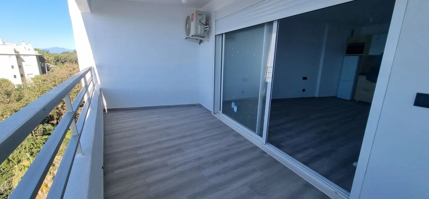 Sale of studio in Calahonda 4