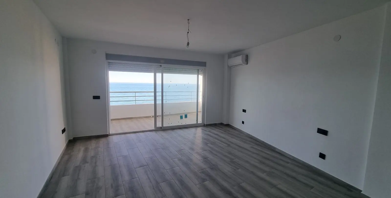 Sale of studio in Calahonda 8