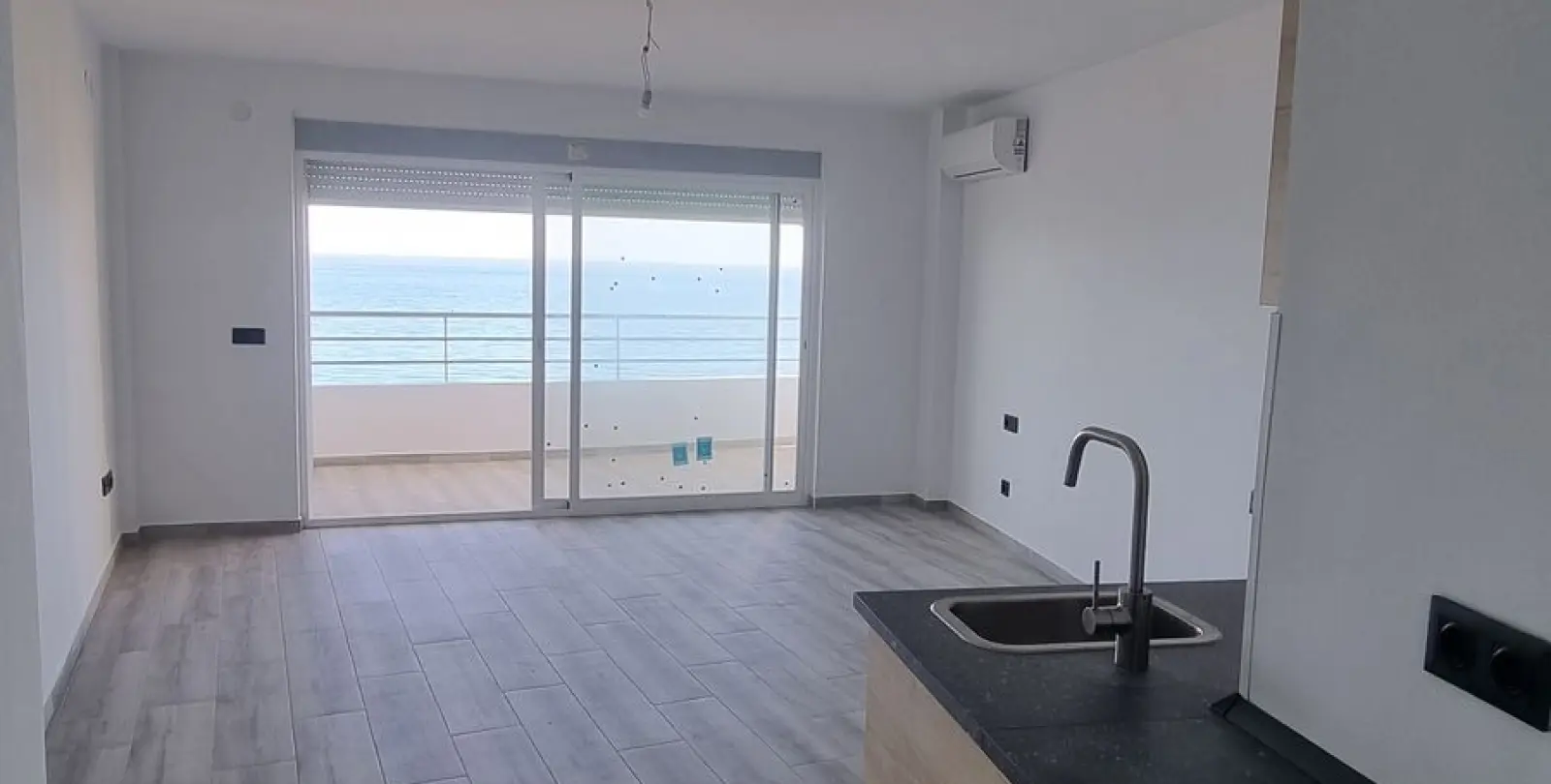 Sale of studio in Calahonda 9