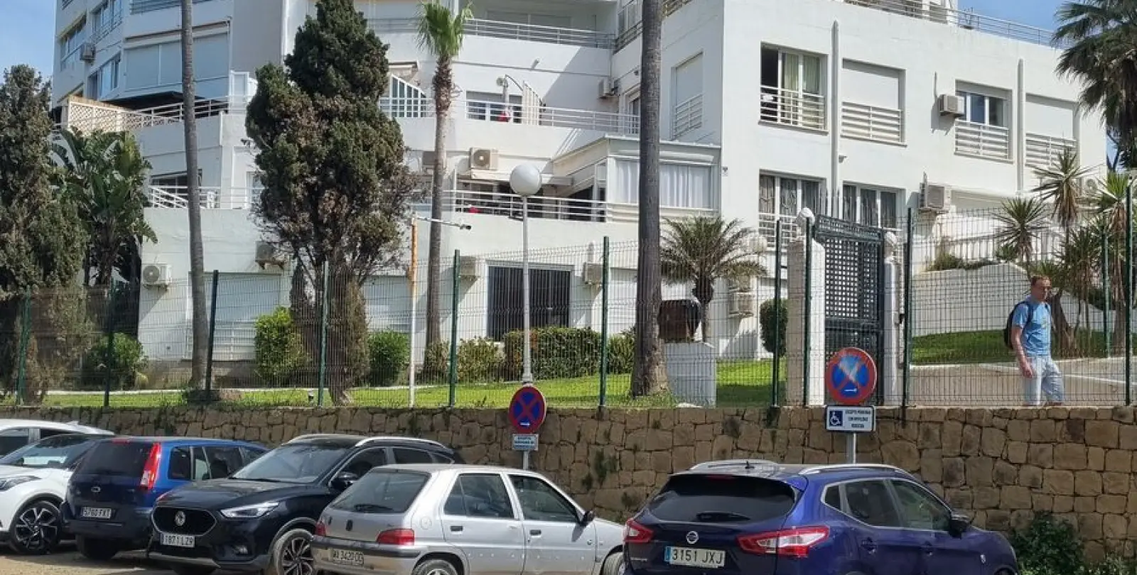 Sale of studio in Calahonda 16